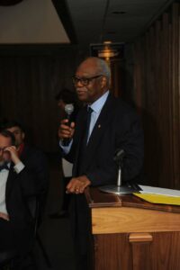 Frank Clark addressing Student Laureates at lunch